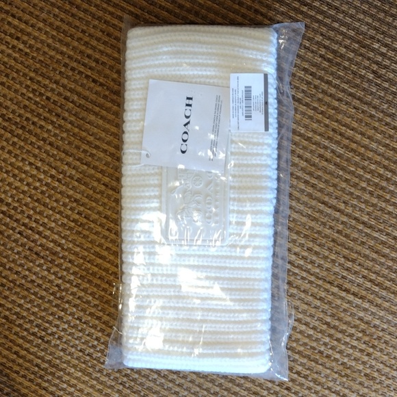 * New in packaging* Coach sweater headband - Picture 3 of 4